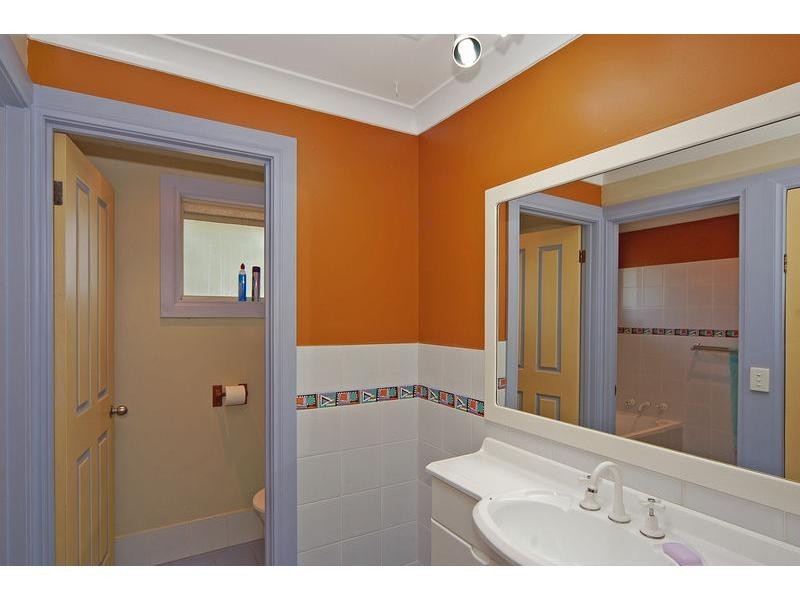 8 Andrew Crescent, Worrigee NSW 2540