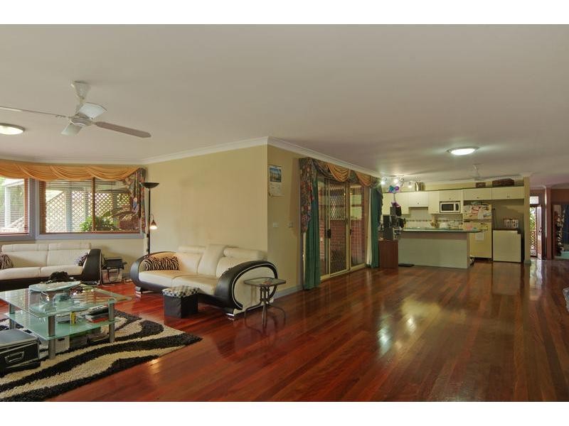 8 Andrew Crescent, Worrigee NSW 2540