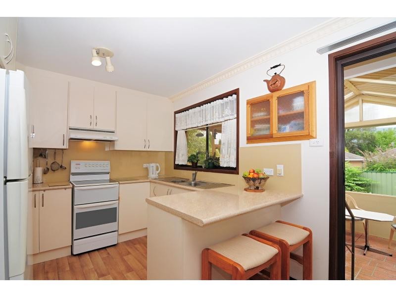 1 & 2/6 Waroo Place, Bomaderry NSW 2541