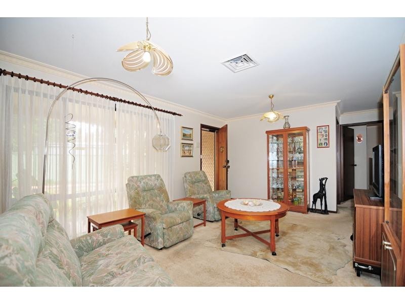 1 & 2/6 Waroo Place, Bomaderry NSW 2541