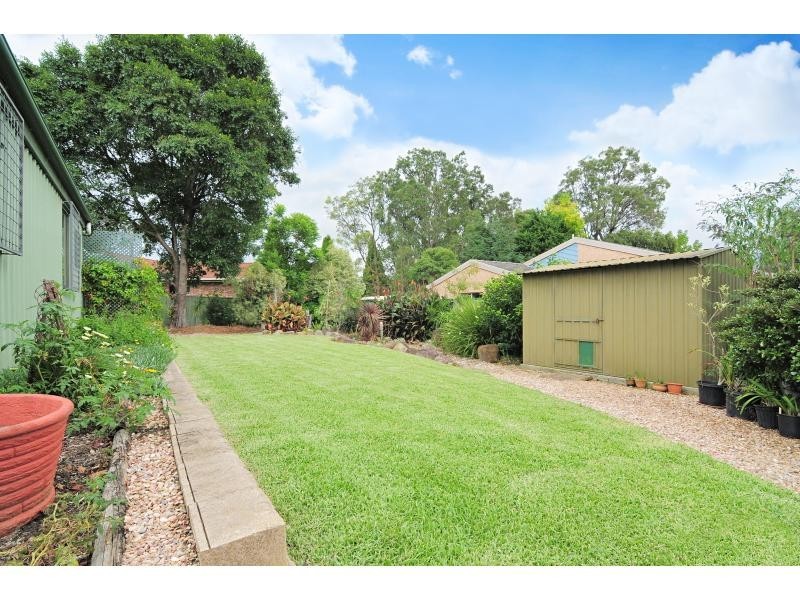 1 & 2/6 Waroo Place, Bomaderry NSW 2541