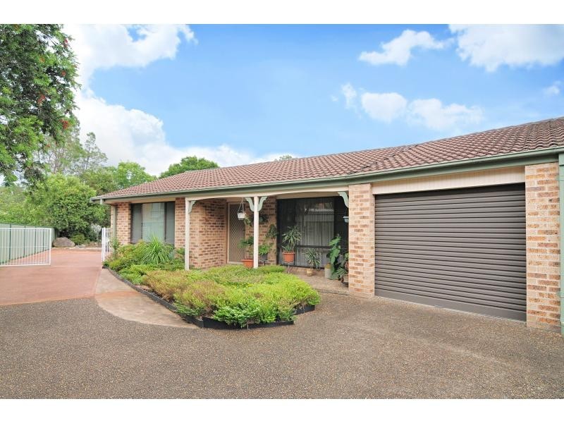 1 & 2/6 Waroo Place, Bomaderry NSW 2541