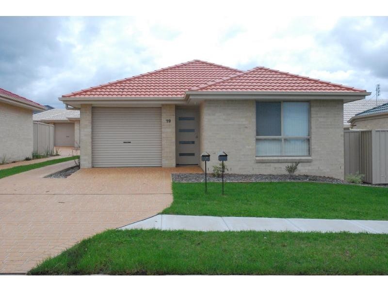19 Sullivan Street, Worrigee NSW 2540