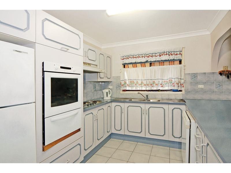 2 Helsinki Parade, Bomaderry NSW 2541