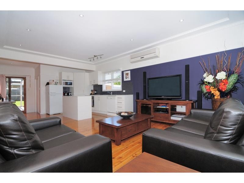 7 Turley Avenue, Bomaderry NSW 2541