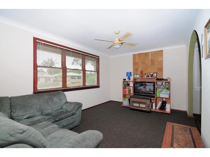 13 Young Avenue, Nowra NSW 2541