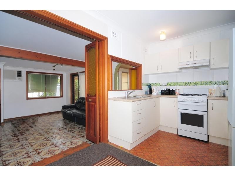 13 Young Avenue, Nowra NSW 2541