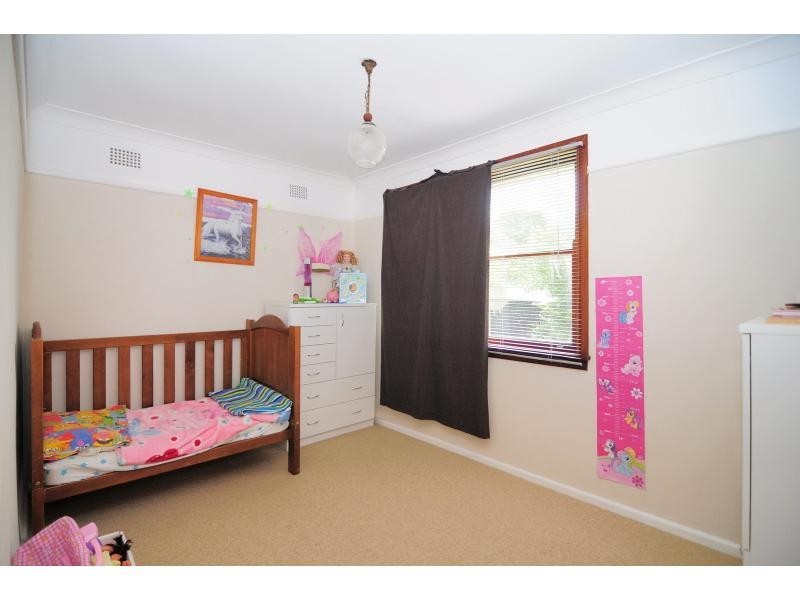 13 Young Avenue, Nowra NSW 2541