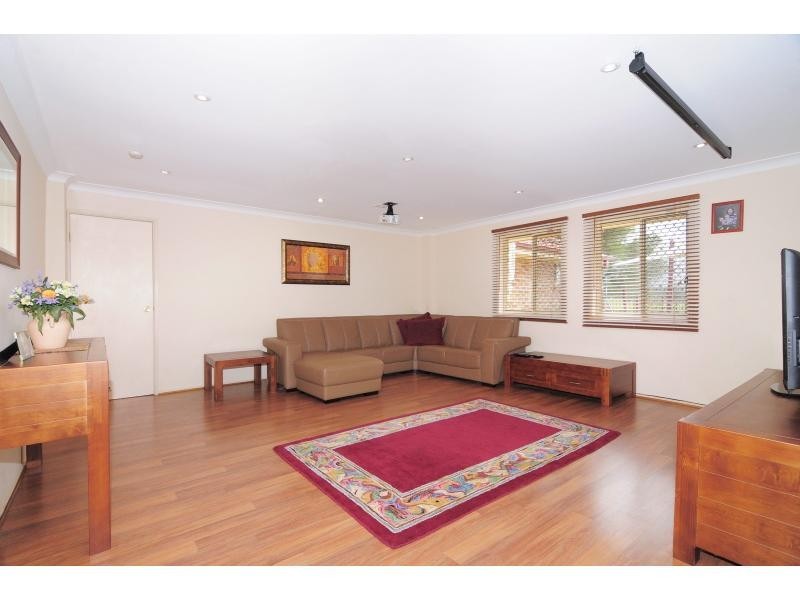 8 Katela Avenue, Bomaderry NSW 2541