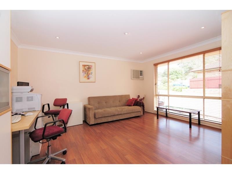 8 Katela Avenue, Bomaderry NSW 2541