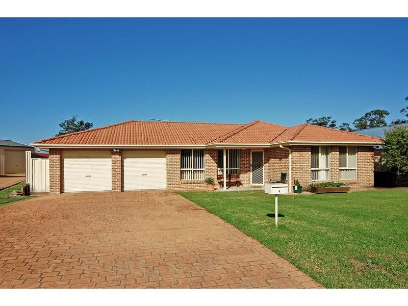 4 Spotted Quoll Close, North Nowra NSW 2541