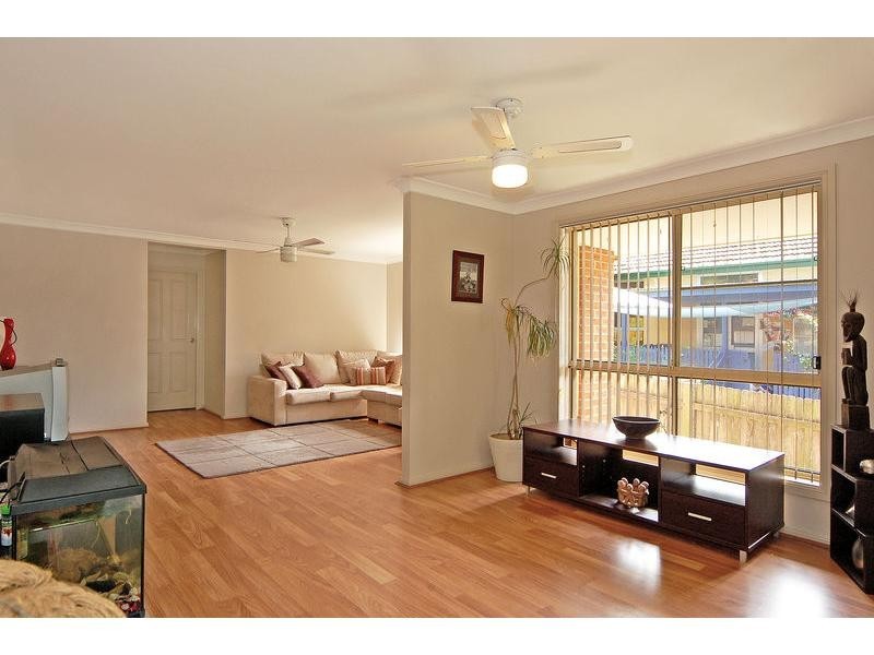 1/4 Karowa Street, Bomaderry NSW 2541