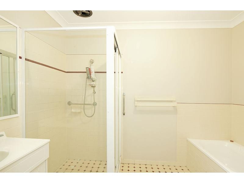 1/4 Karowa Street, Bomaderry NSW 2541