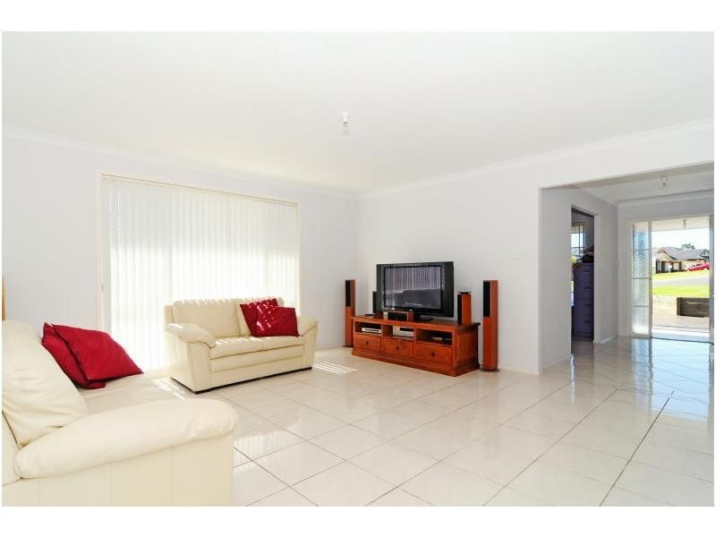 46 Kardella Avenue, Nowra NSW 2541
