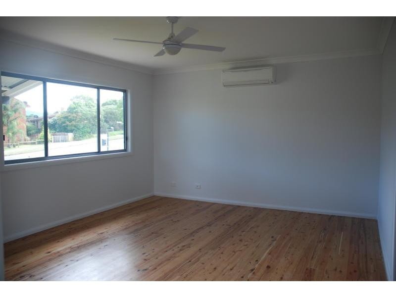 8 Albatross Road, Nowra NSW 2541