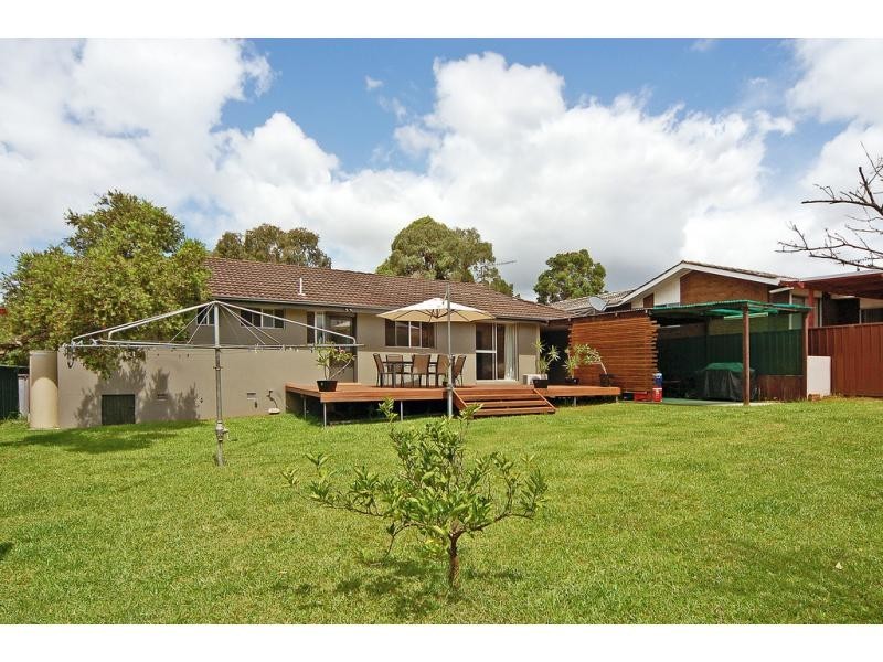8 Monk Crescent, Bomaderry NSW 2541