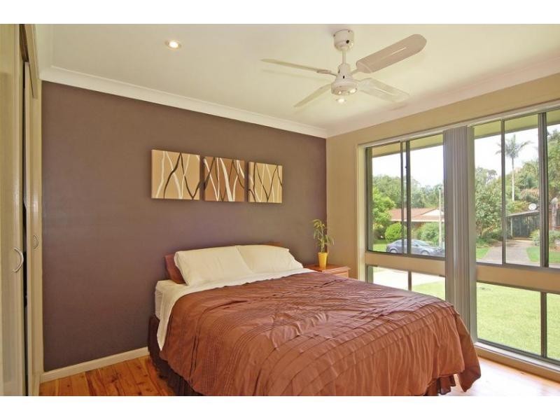 8 Monk Crescent, Bomaderry NSW 2541