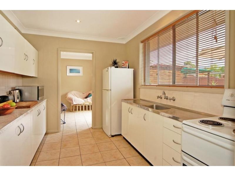 8 Monk Crescent, Bomaderry NSW 2541
