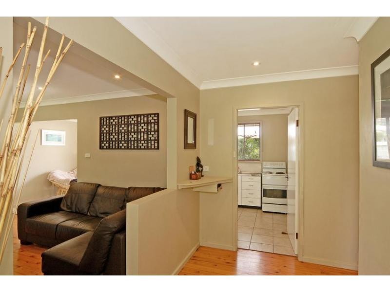 8 Monk Crescent, Bomaderry NSW 2541