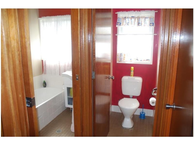 16 Clipper Road, Nowra NSW 2541