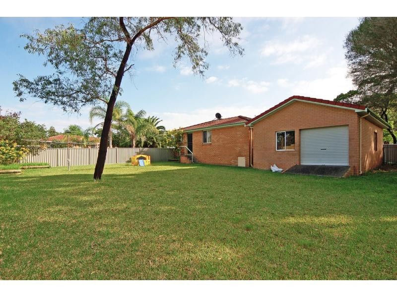 2 Bromley Close, West Nowra NSW 2541