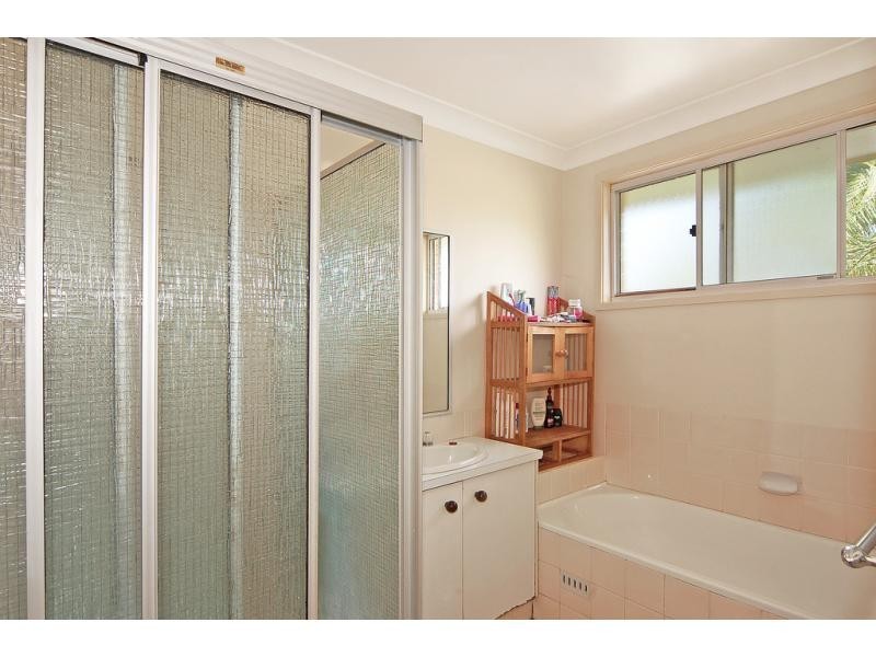 2 Bromley Close, West Nowra NSW 2541