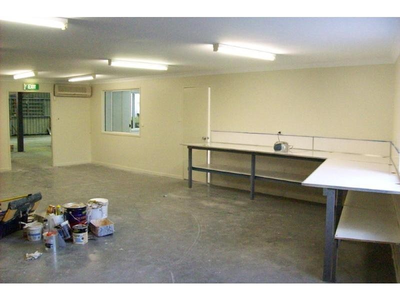 1 & 2/68 Meroo Road, Bomaderry NSW 2541