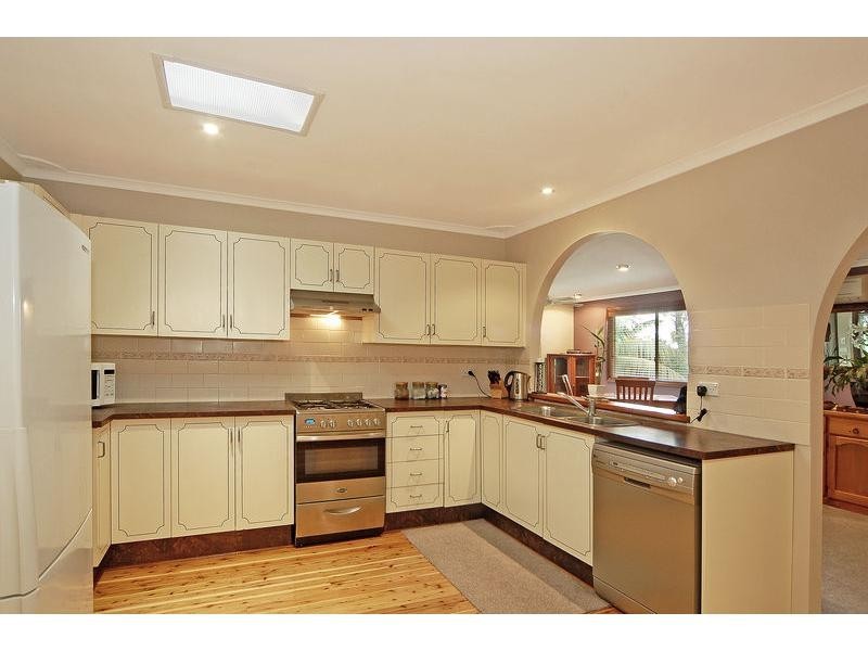 8 Kahlua Crescent, Bomaderry NSW 2541