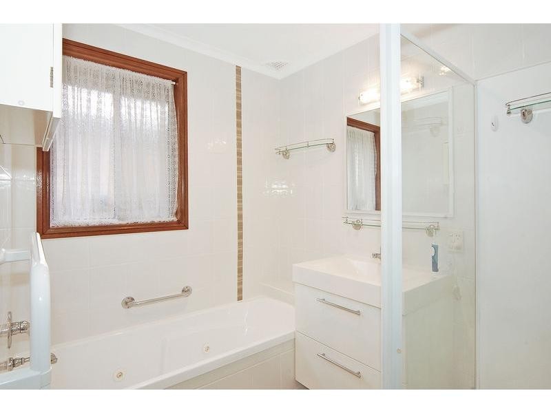 8 Kahlua Crescent, Bomaderry NSW 2541