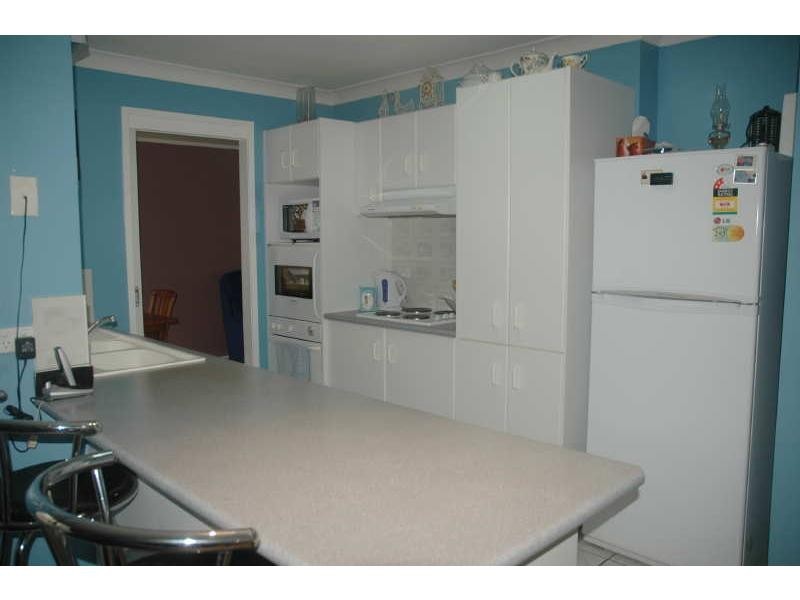 6 Stockley Close, West Nowra NSW 2541