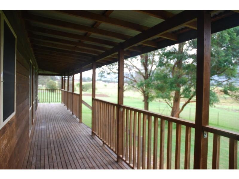 1/2 Roseville Road, Bomaderry NSW 2541
