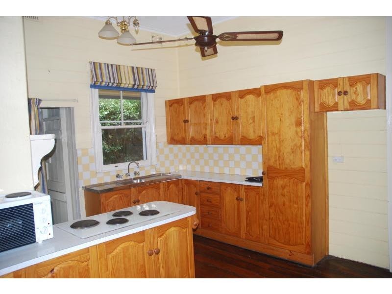35 Bridge Road, Nowra NSW 2541