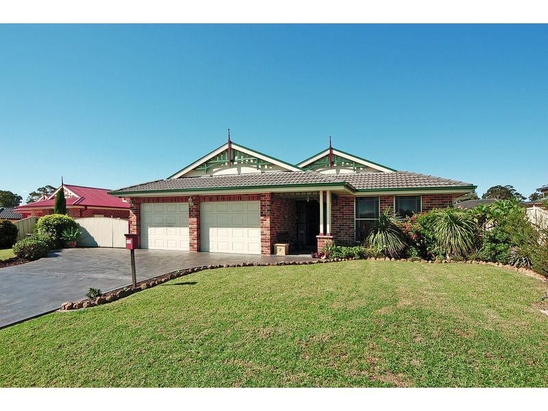 11 Carrington Park Drive, Nowra NSW 2541