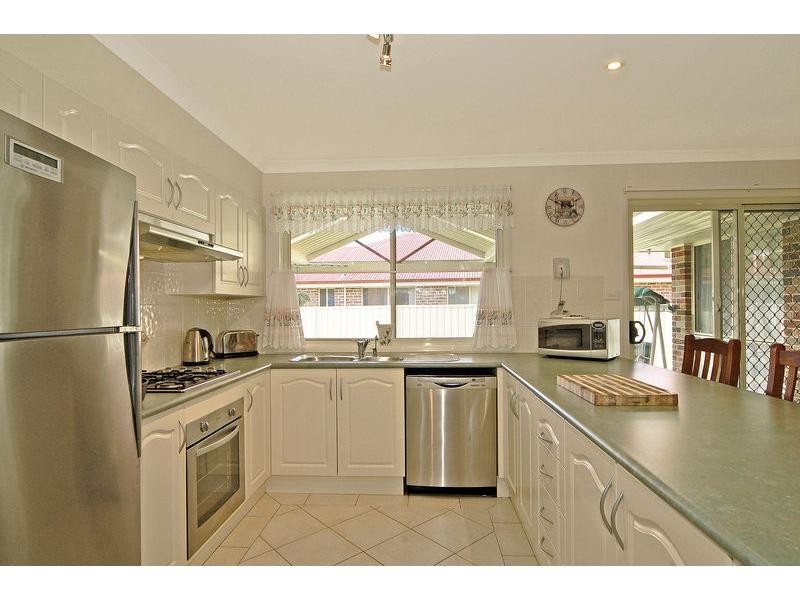 11 Carrington Park Drive, Nowra NSW 2541