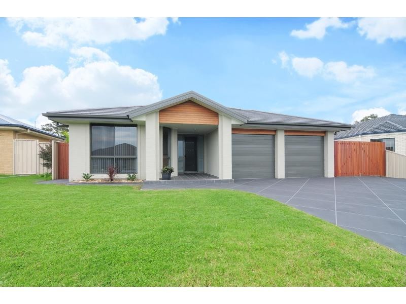 12 Lacebark Grove, Worrigee NSW 2540