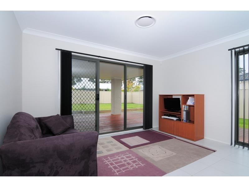 12 Lacebark Grove, Worrigee NSW 2540