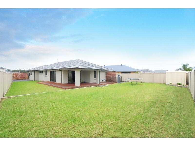 12 Lacebark Grove, Worrigee NSW 2540