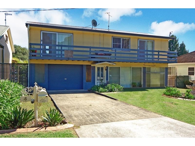 5 Barwon Street, Bomaderry NSW 2541