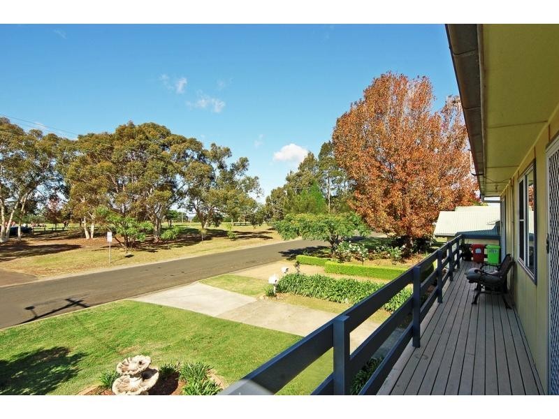 5 Barwon Street, Bomaderry NSW 2541