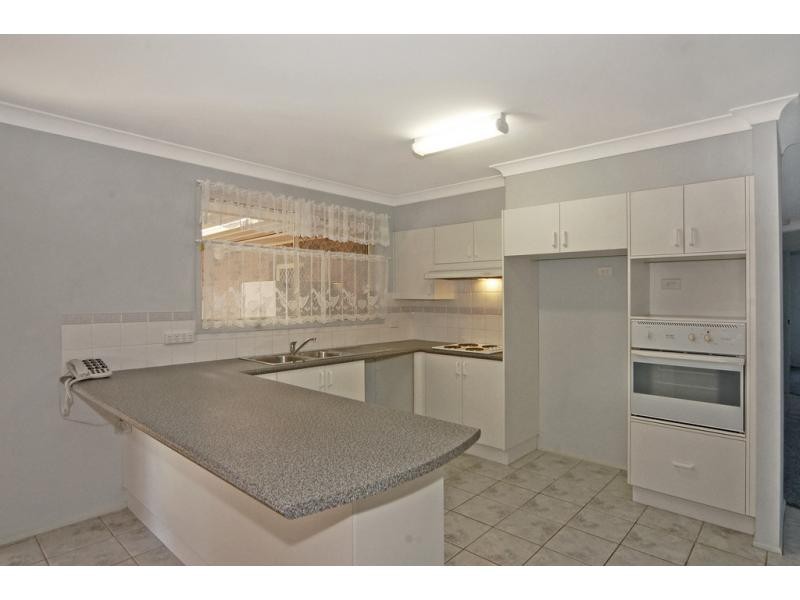 16 Robinia Way, Worrigee NSW 2540