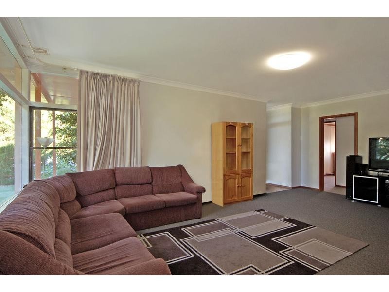 15 Wondalga Crescent, Nowra NSW 2541