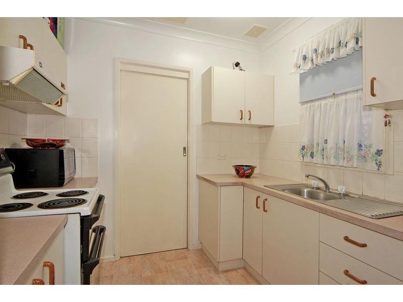 15 Wondalga Crescent, Nowra NSW 2541