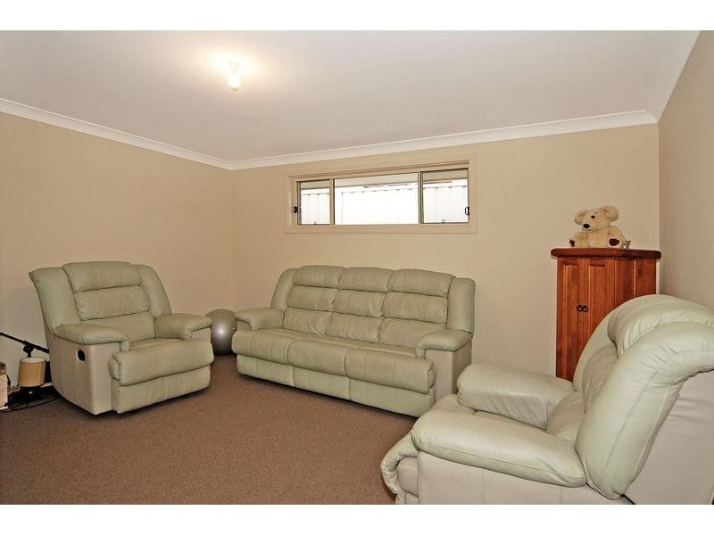 16 Royal Street, Worrigee NSW 2540