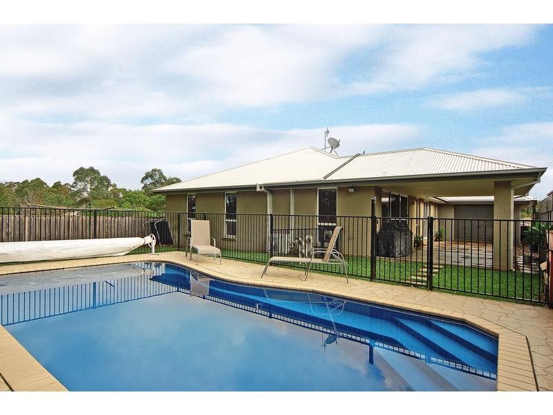 18 Jade Place, Meroo Meadow NSW 2540