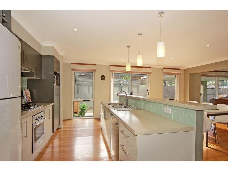 18 Jade Place, Meroo Meadow NSW 2540