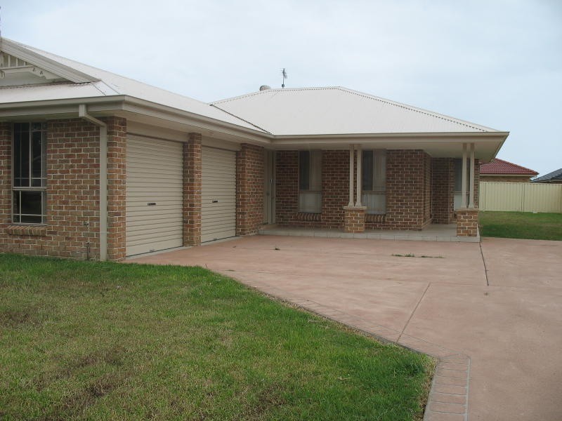 18 Jewel Street, Worrigee NSW 2540