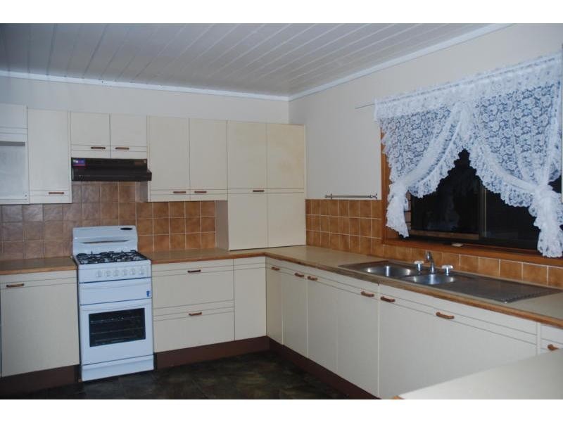 87 Lyndhurst Drive, Bomaderry NSW 2541