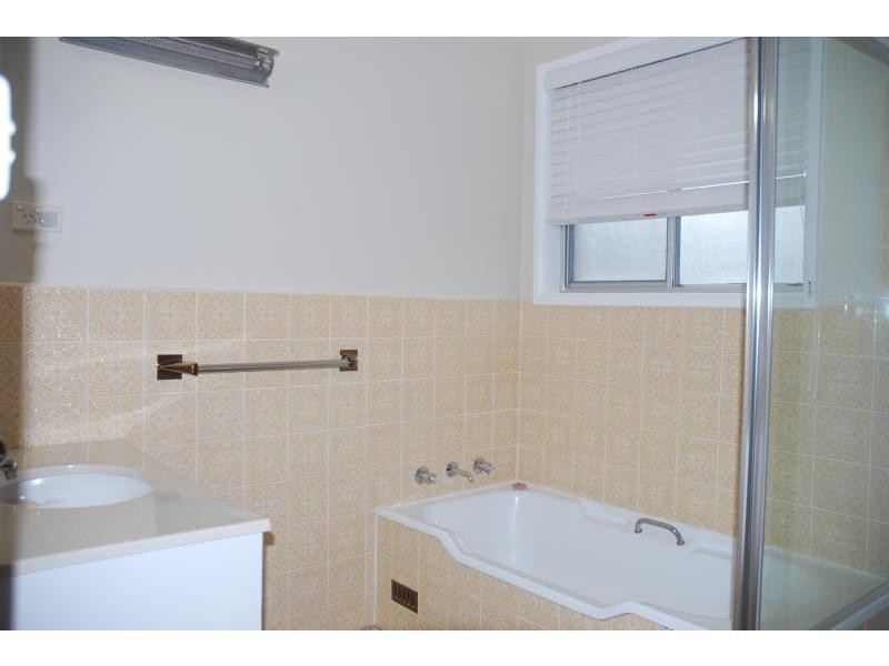 166 McKay Street, Nowra NSW 2541