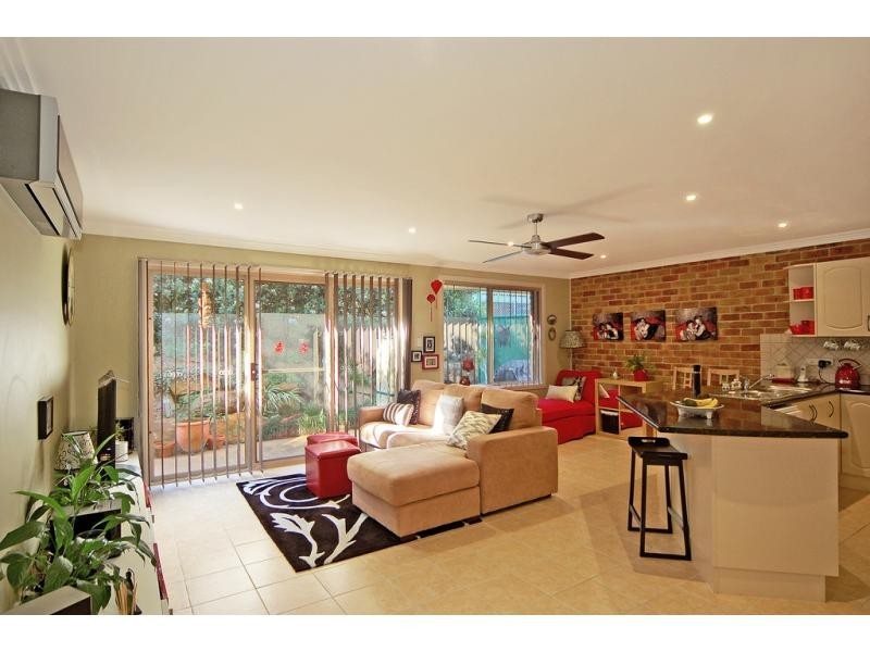 Unit 1/64 Brinawarr Street, Bomaderry NSW 2541