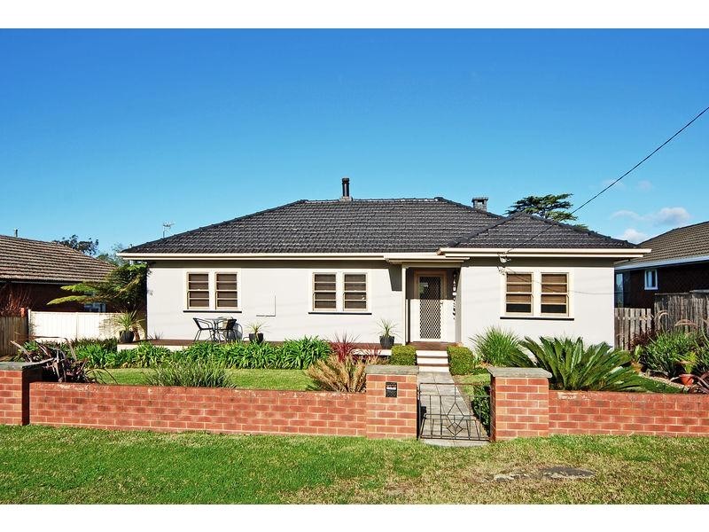 28 Tanang Street, Bomaderry NSW 2541